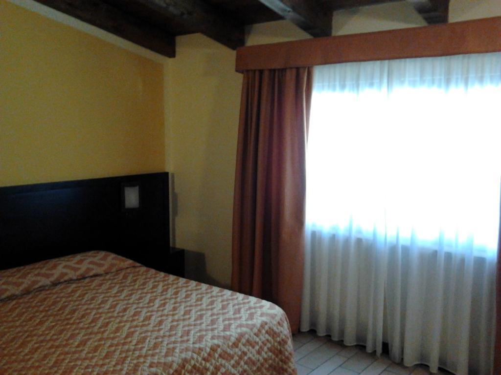 Agrihotel Papaya San Pietro Apostolo Phòng bức ảnh