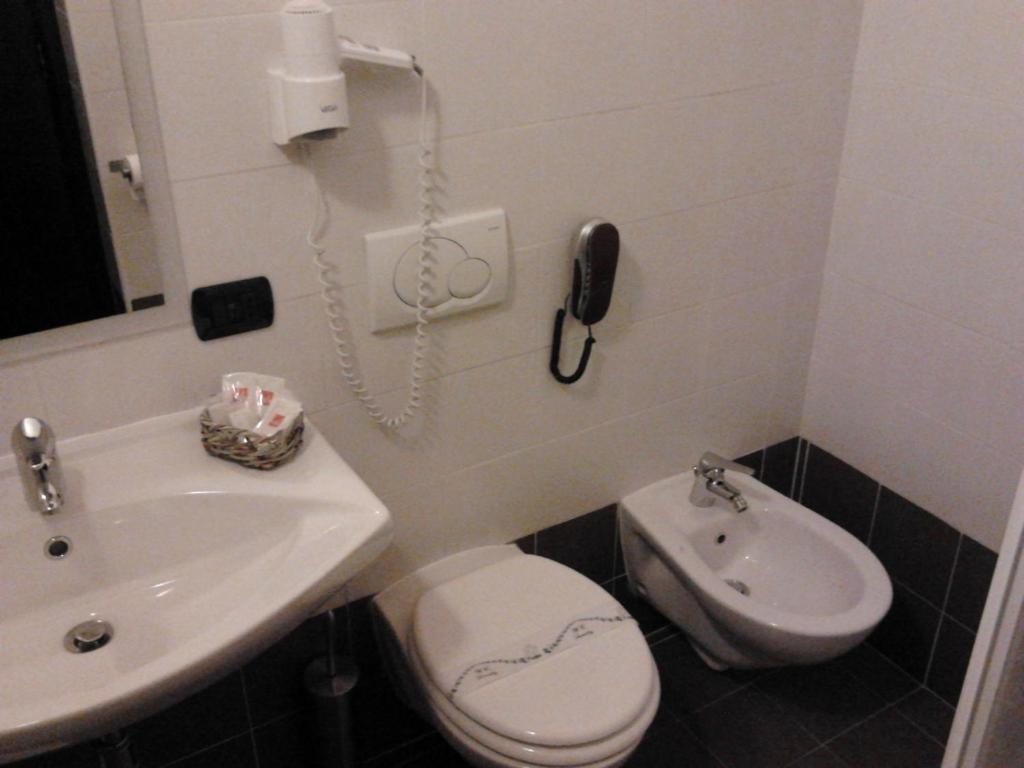 Agrihotel Papaya San Pietro Apostolo Phòng bức ảnh